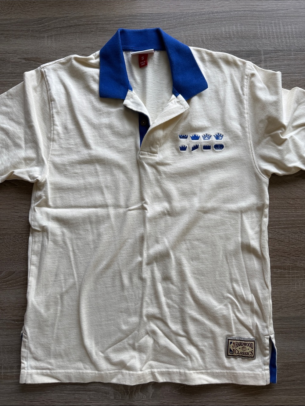 Sacramento Kings basketball Cream Polo with Blue Collar
